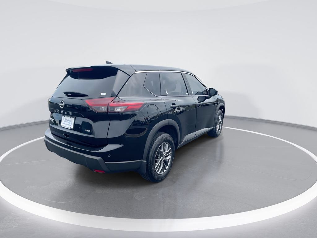 Used 2024 Nissan Rogue S AWD/4WD image 8