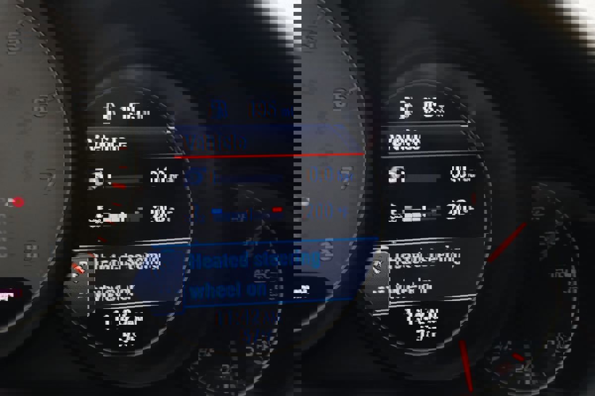 Used 2015 Porsche Panamera S image 22