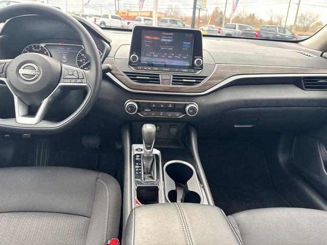 Used 2024 Nissan Altima 2.5 SV image 18