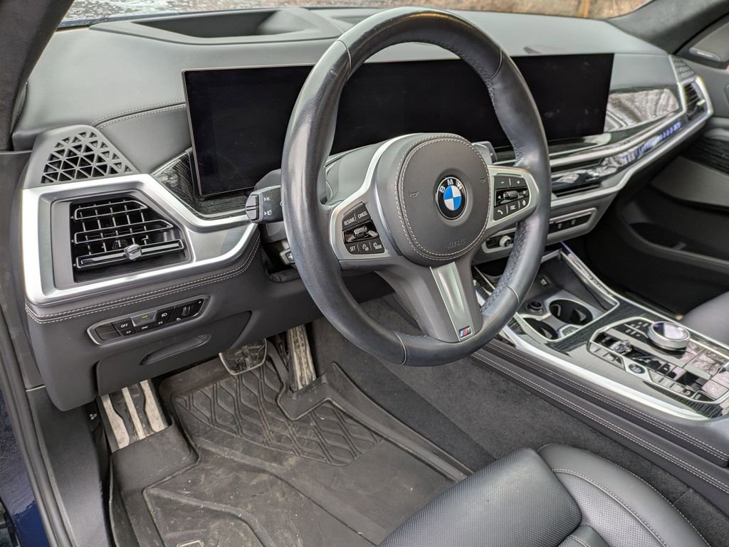 Used 2023 BMW X7 xDrive40i w/ Executive Package image 9