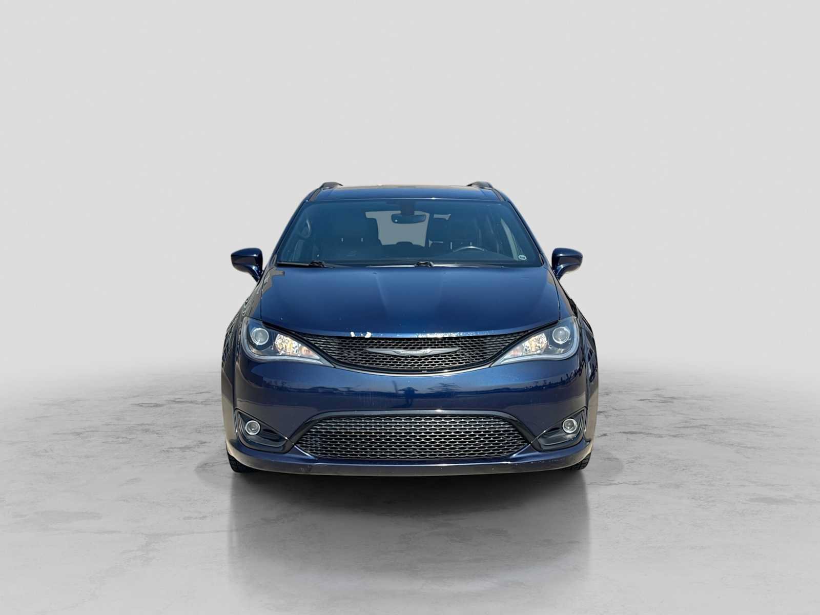 Used 2018 Chrysler Pacifica Touring-L Plus FWD image 9