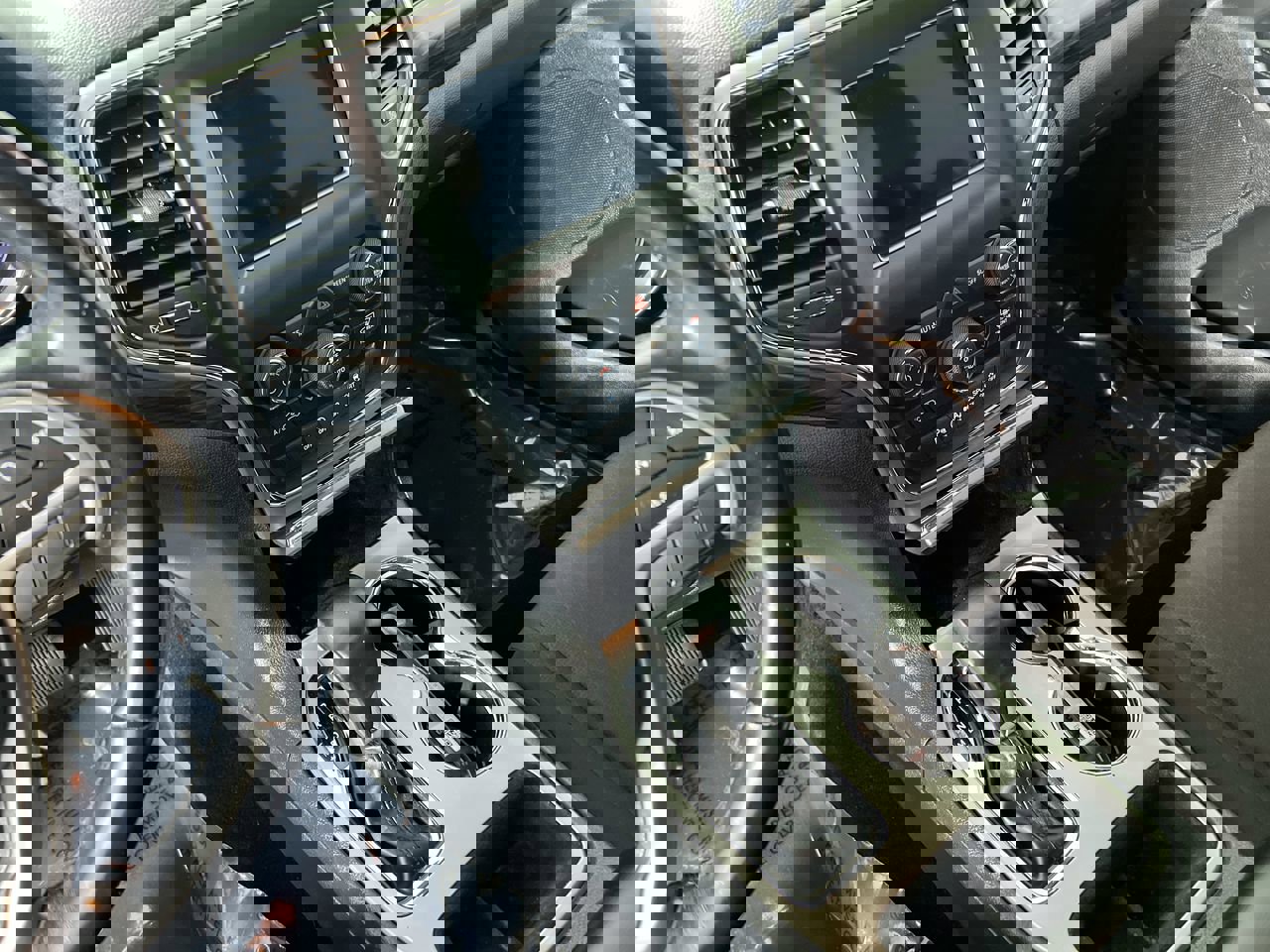 Used 2020 Jeep Grand Cherokee Laredo image 25