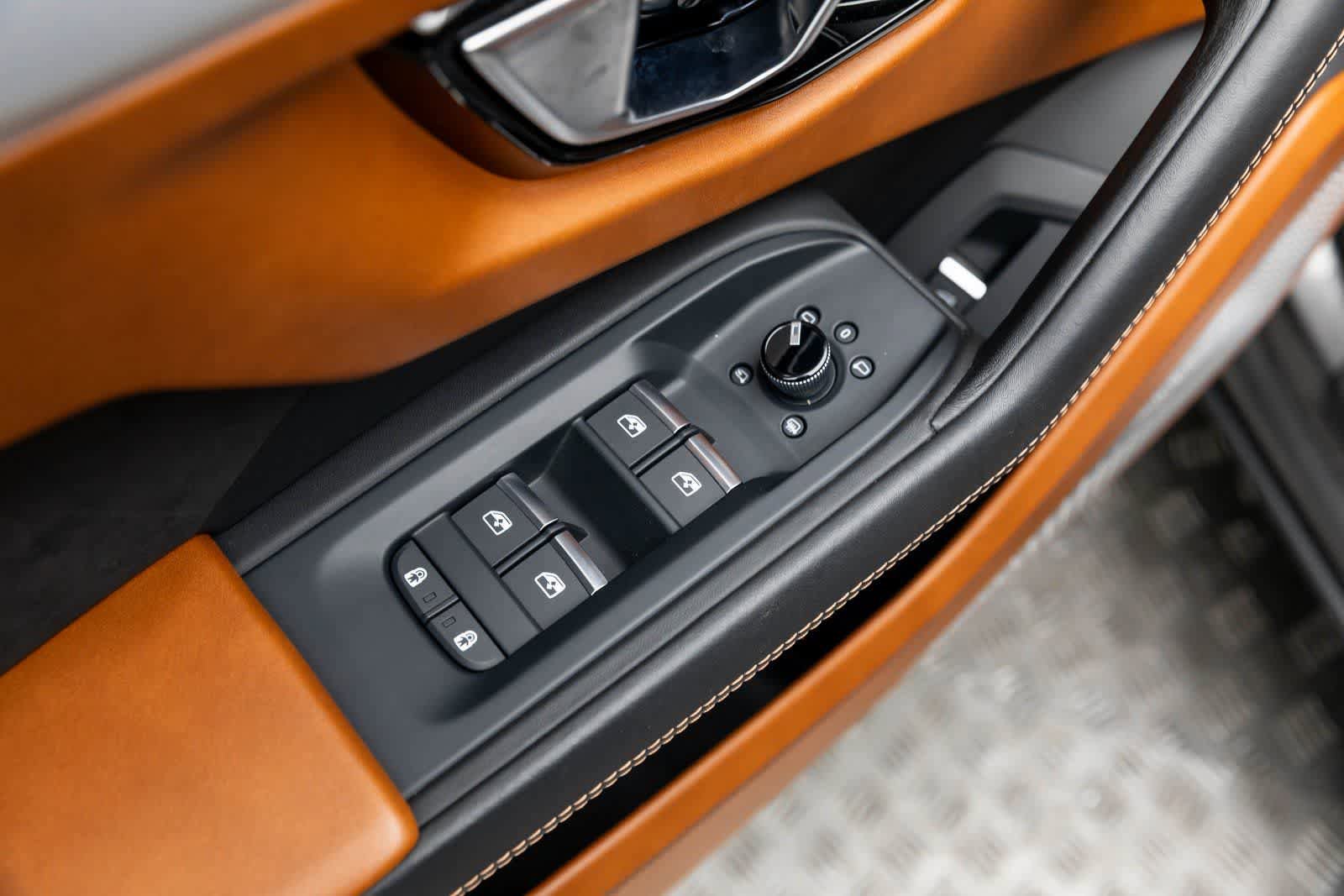 Used 2022 Lamborghini Urus AWD/4WD image 27