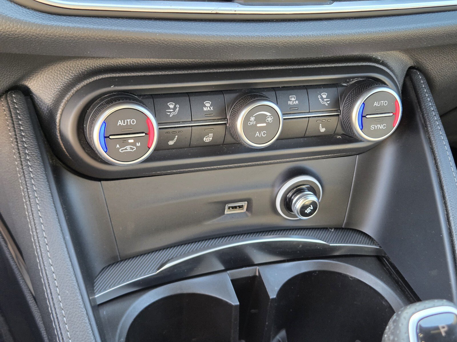 Used 2024 Alfa Romeo Stelvio Ti AWD/4WD image 21