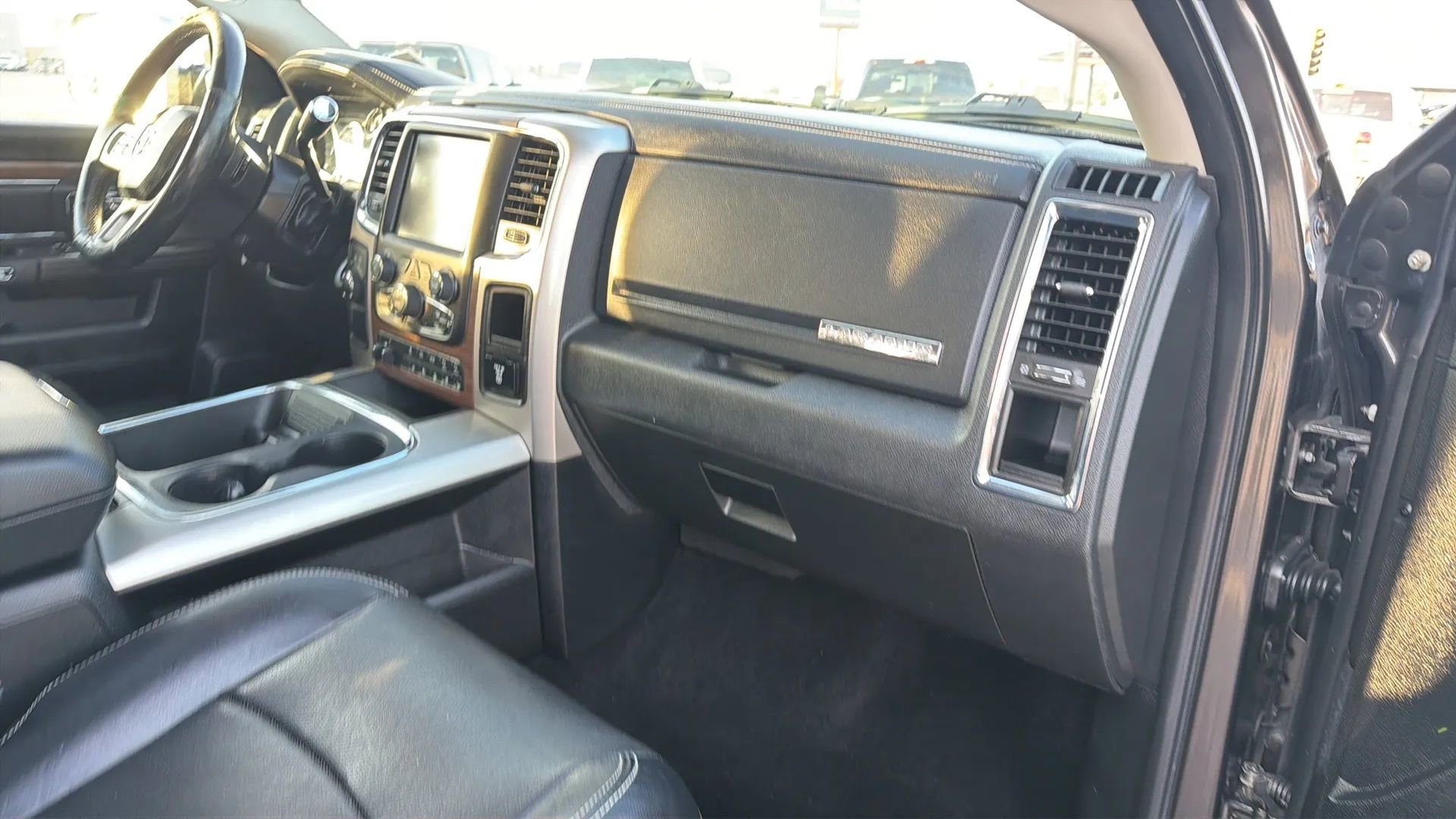 Used 2016 RAM 3500 Laramie image 86