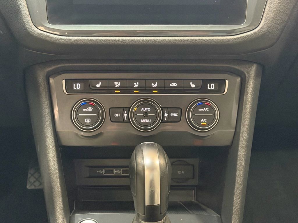 Used 2020 Volkswagen Tiguan SE image 15