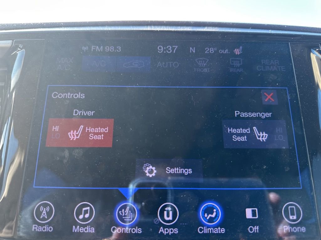 Used 2017 Chrysler Pacifica Touring-L w/ Tire & Wheel Group image 23