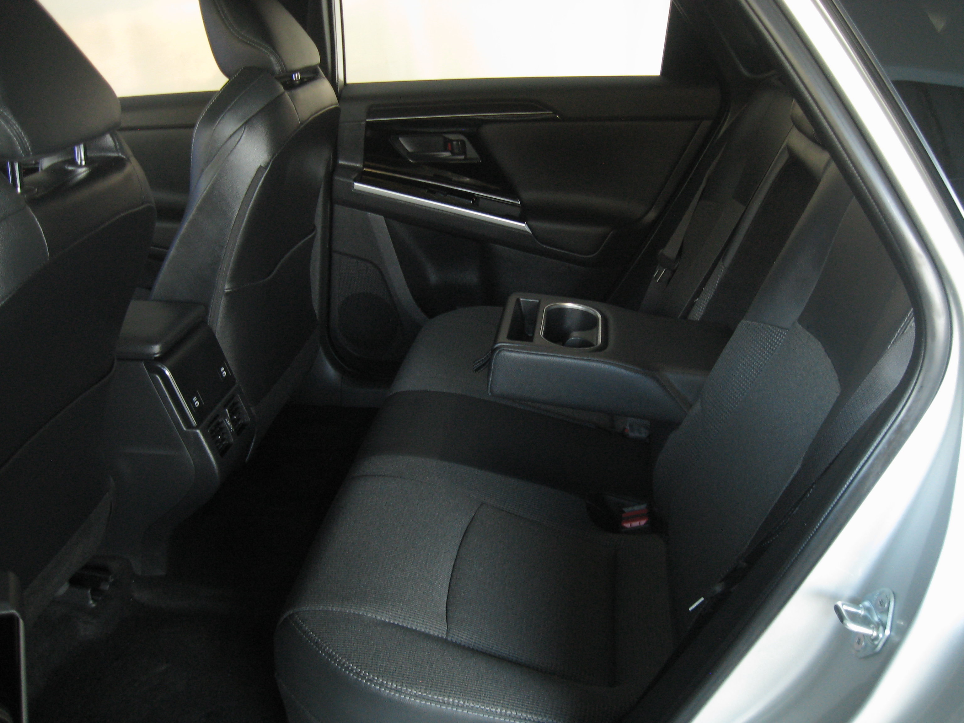 Used 2024 Toyota bZ4X AWD image 9