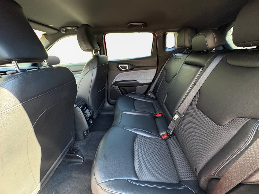Certified 2025 Jeep Compass Latitude AWD/4WD image 14