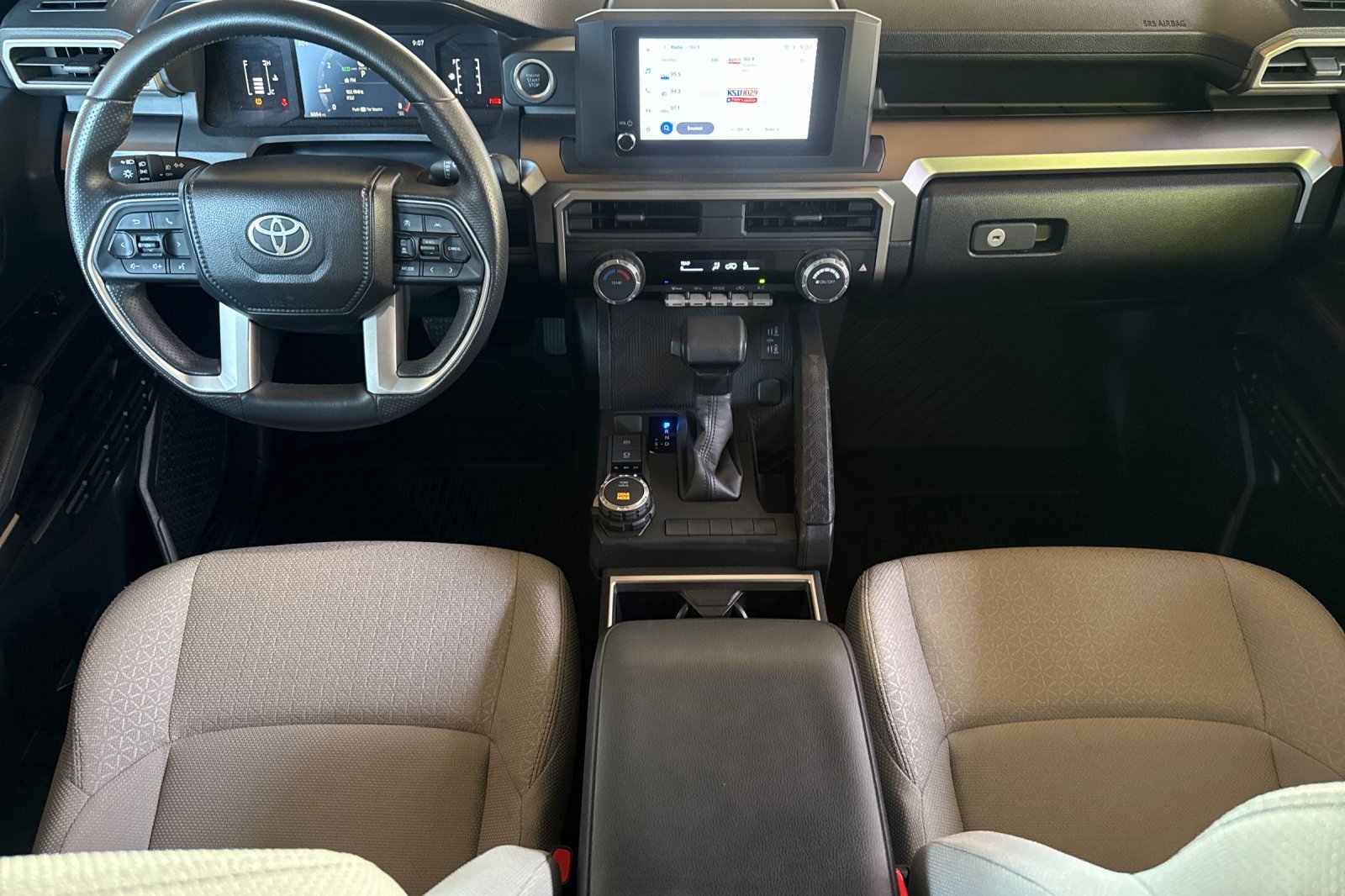 Used 2025 Toyota 4Runner SR5 AWD/4WD image 13