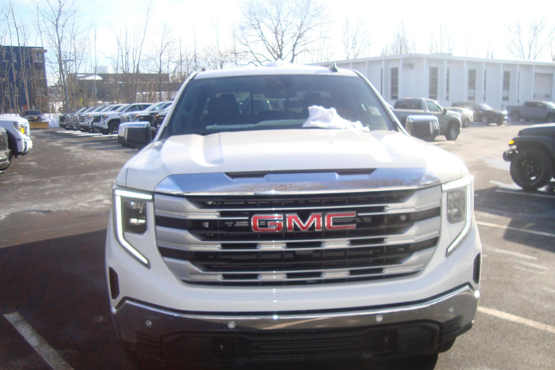 New 2026 GMC Sierra 1500 SLE w/ X31 Off-Road Package image 2