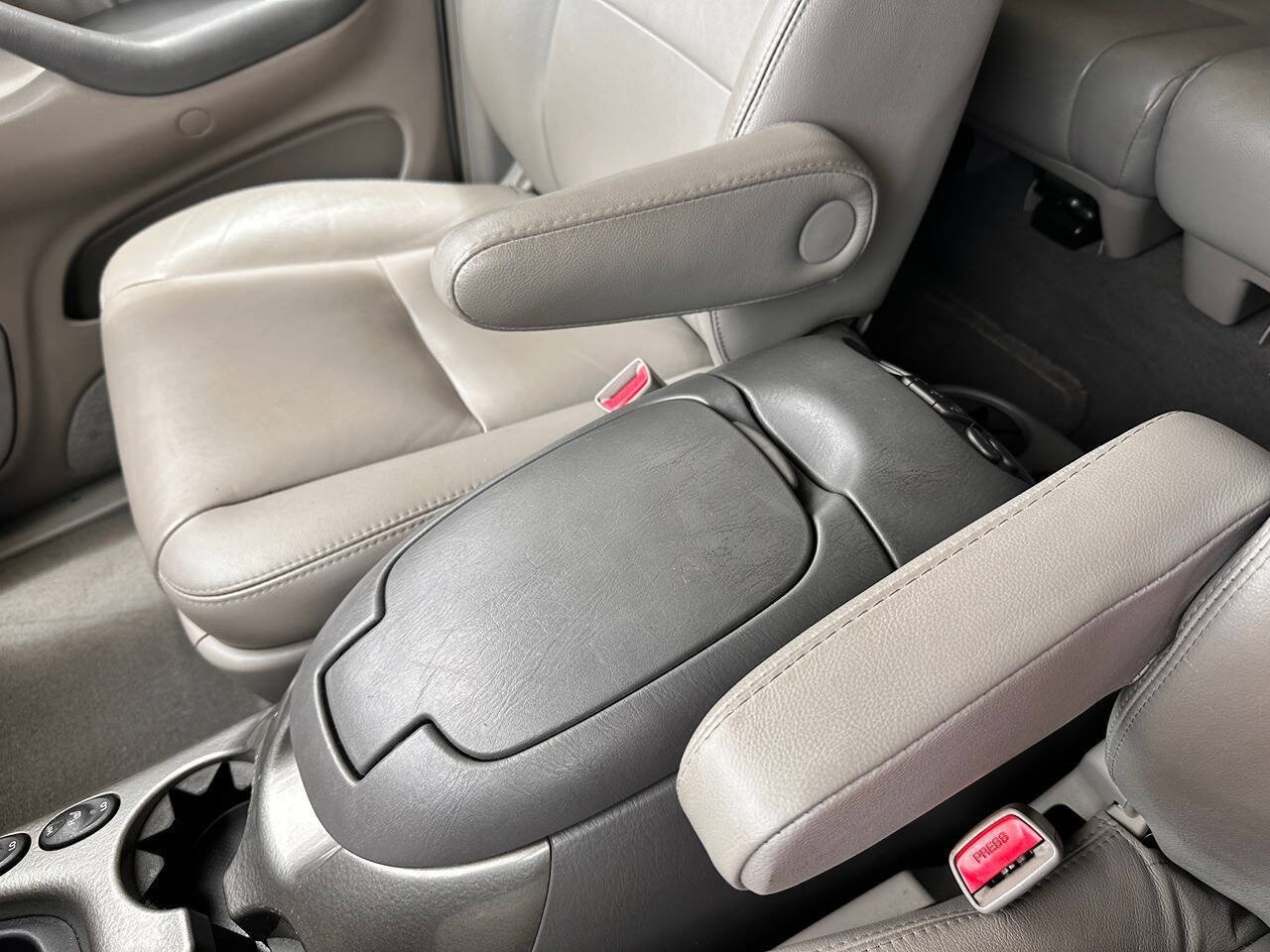 Used 2007 Toyota Sequoia Limited RWD image 52