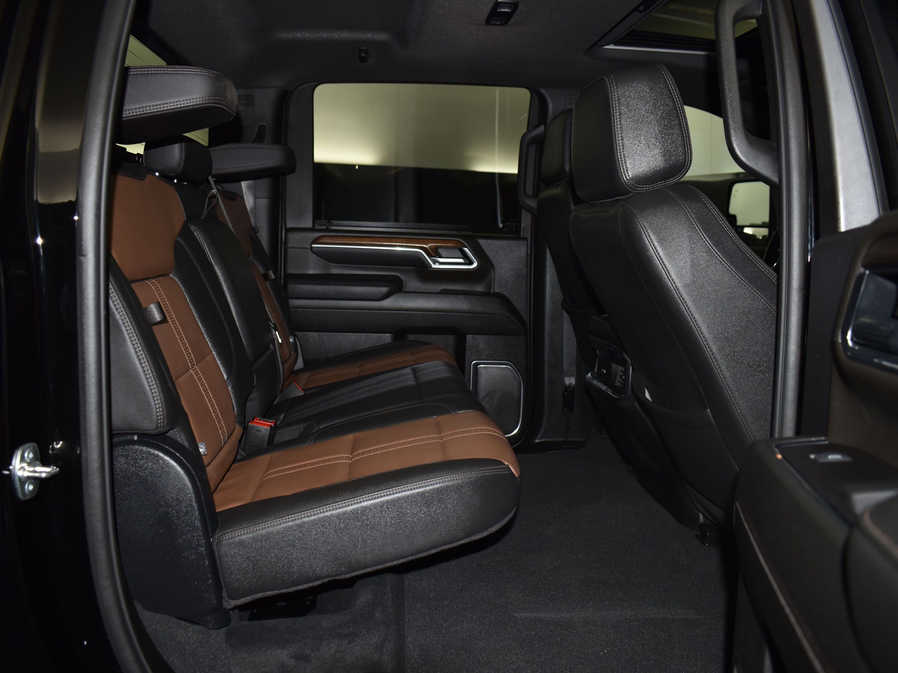 Used 2025 Chevrolet Silverado 2500 High Country w/ High Country Premium Package image 15