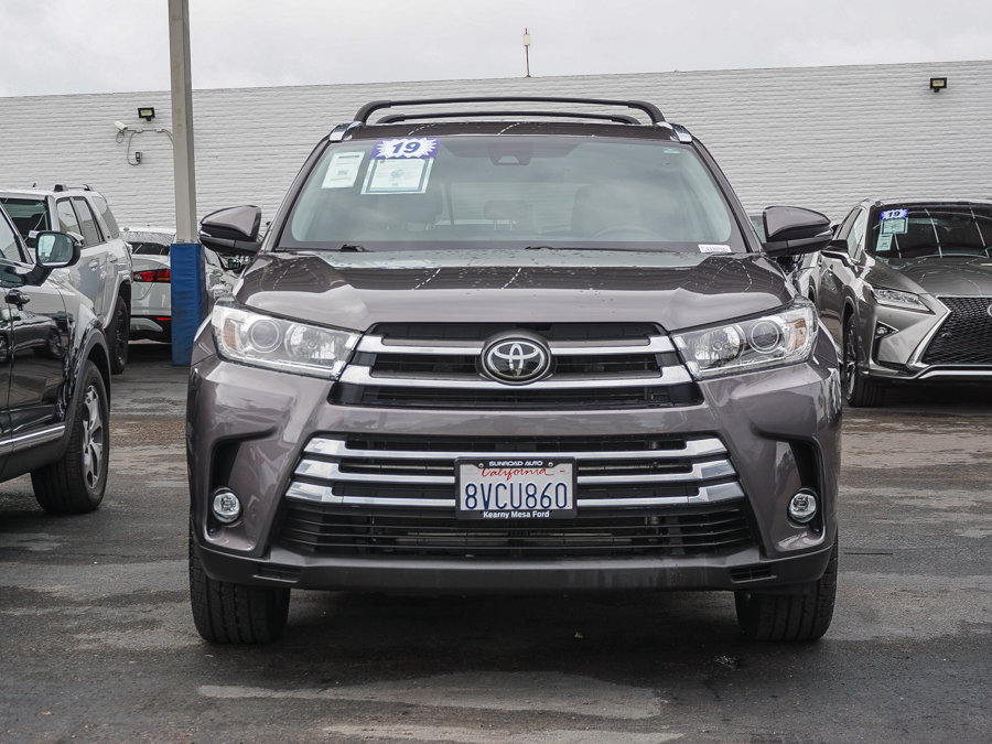 Used 2019 Toyota Highlander Limited AWD/4WD image 2