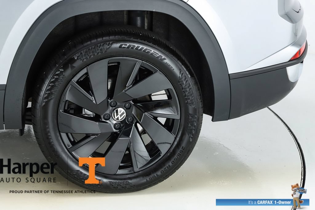 Used 2025 Volkswagen Atlas Cross Sport SE w/ Panoramic Sunroof Package AWD/4WD image 6