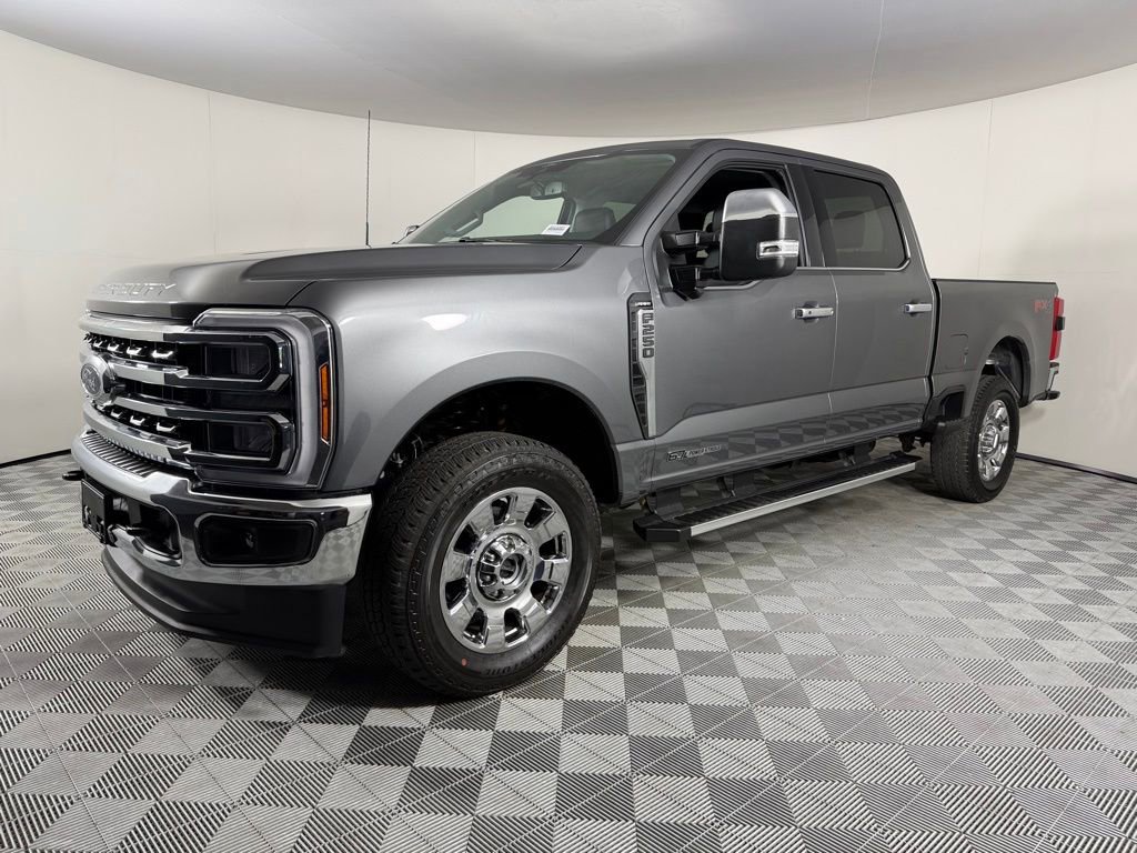 Used 2025 Ford F250 Lariat w/ Chrome Package image 3
