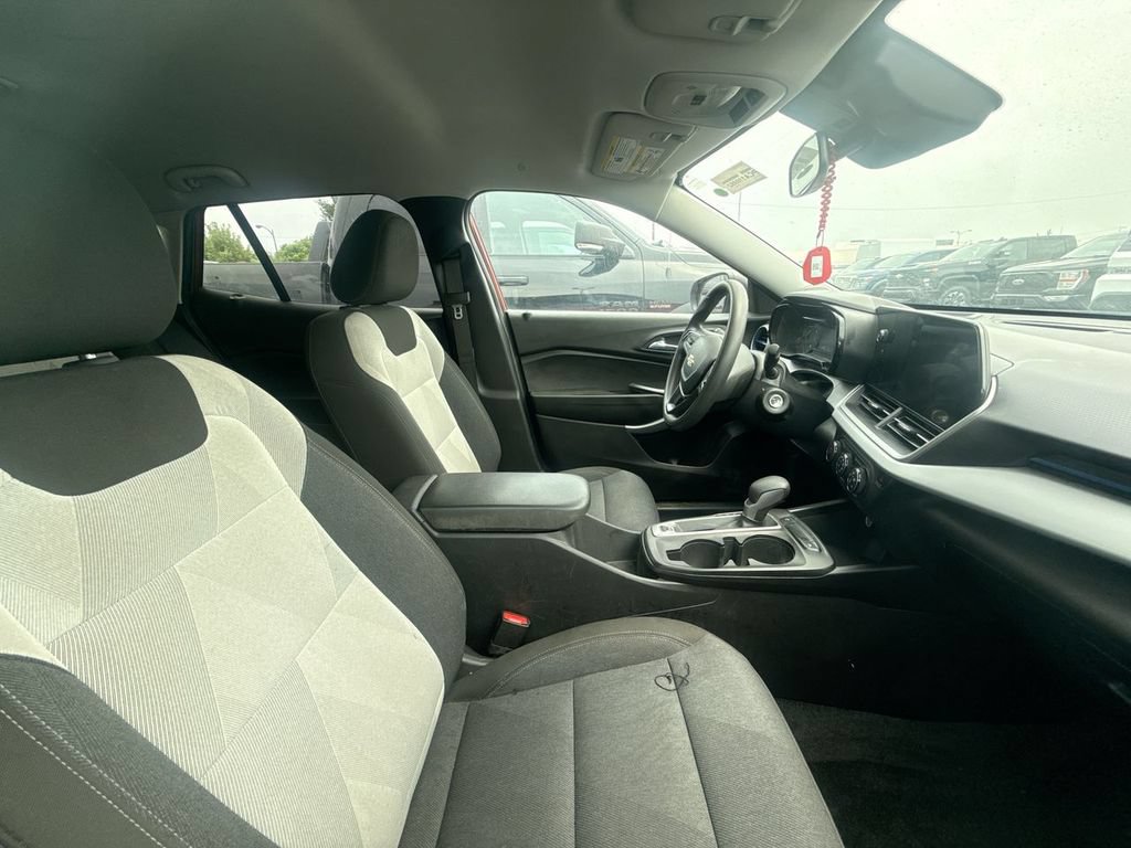 Used 2024 Chevrolet Trax LS FWD image 10