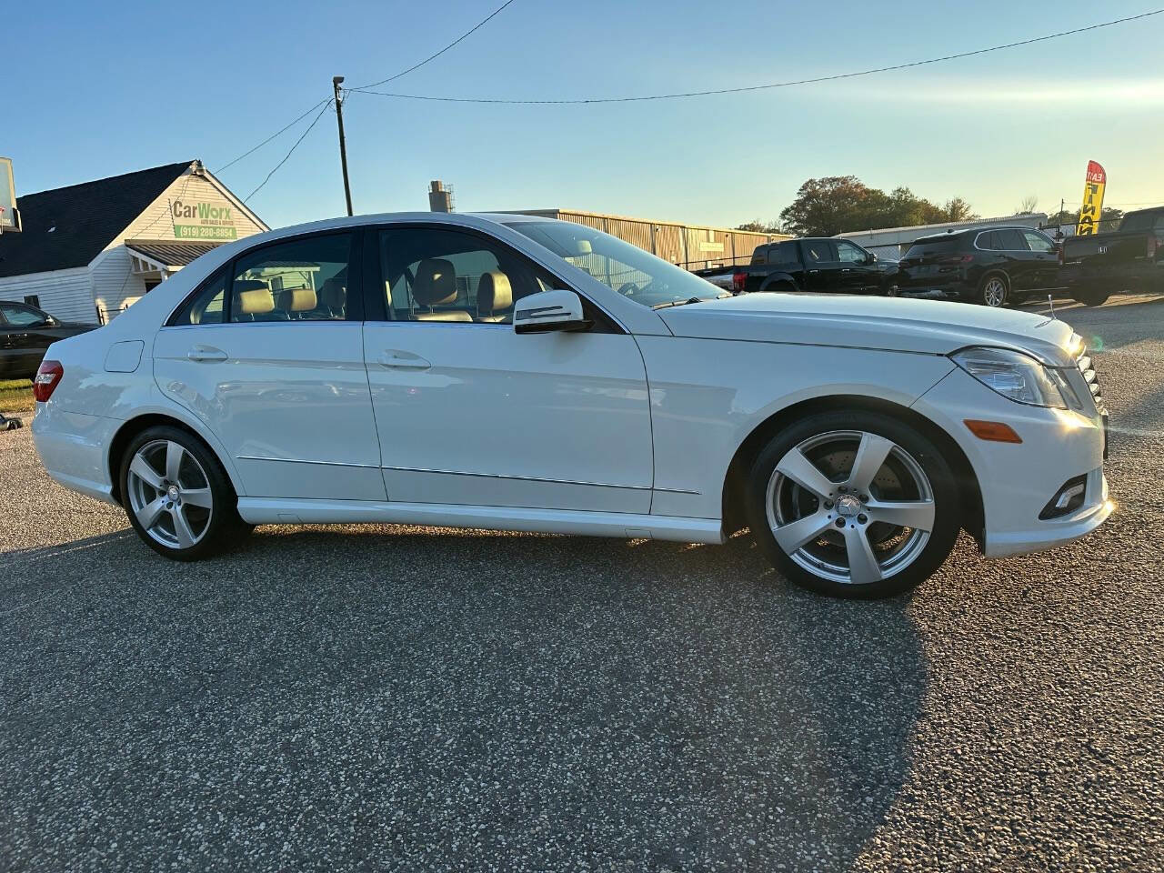 Used 2011 Mercedes-Benz E 350 4MATIC Sedan image 8