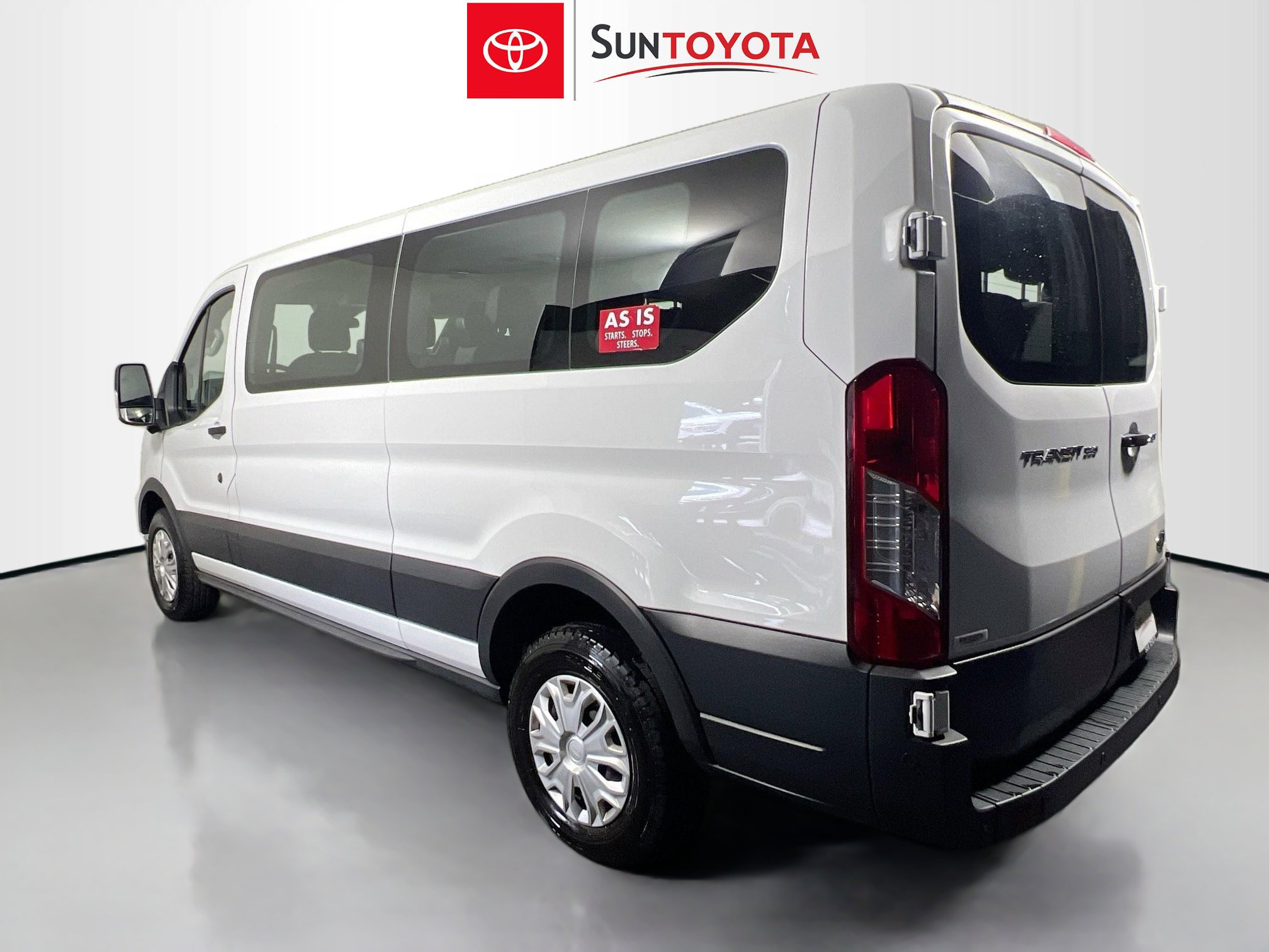 Used 2023 Ford Transit 350 XLT image 6