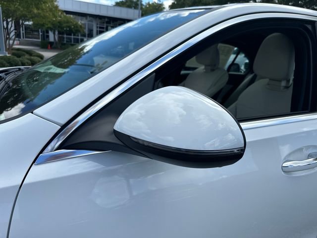 Used 2025 Mercedes-Benz C 300 Sedan image 12