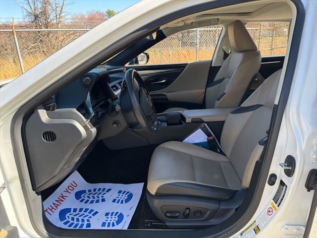 Used 2019 Lexus ES 350 Luxury w/ Premium Package image 29