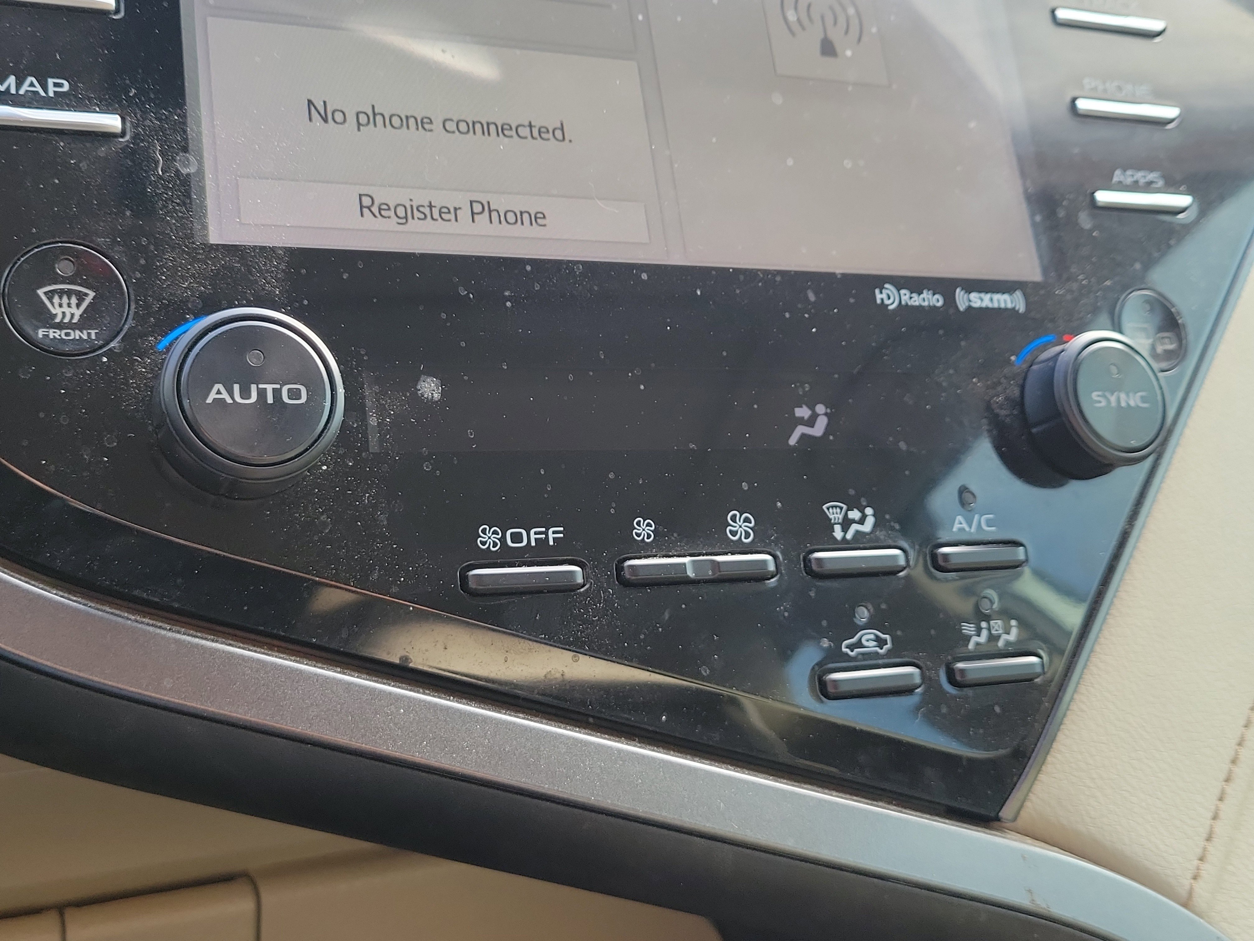 Used 2019 Toyota Camry LE w/ Sunroof Package image 27