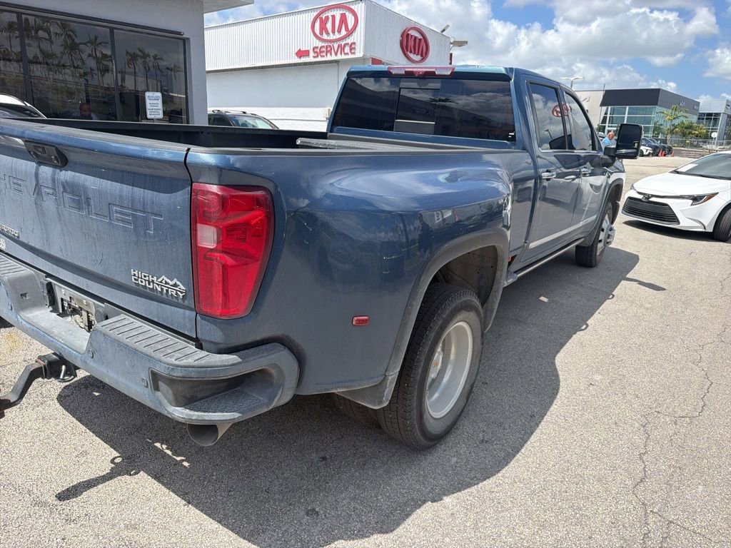 Used 2025 Chevrolet Silverado 3500 High Country w/ Technology Package AWD/4WD image 9