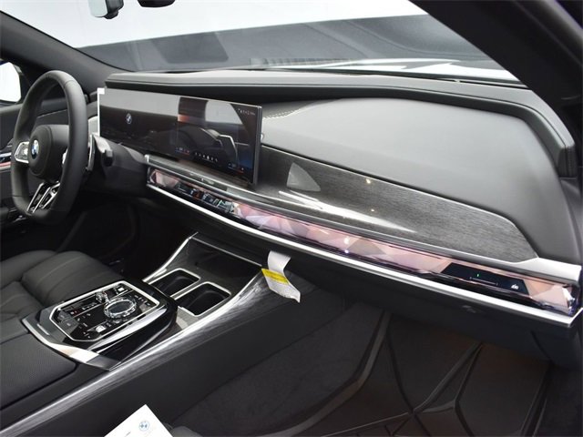 New 2024 BMW 760i xDrive w/ Executive Package image 14