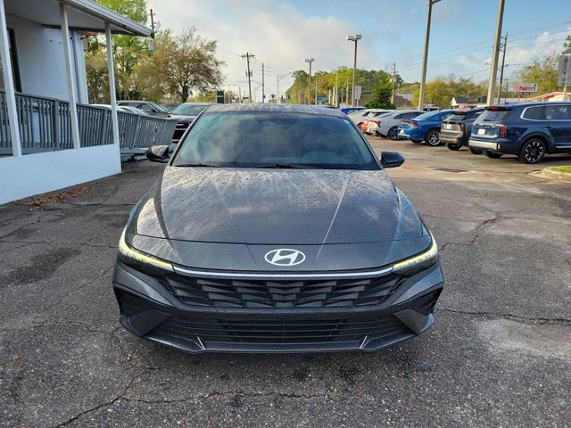 Used 2025 Hyundai Elantra Sport image 5