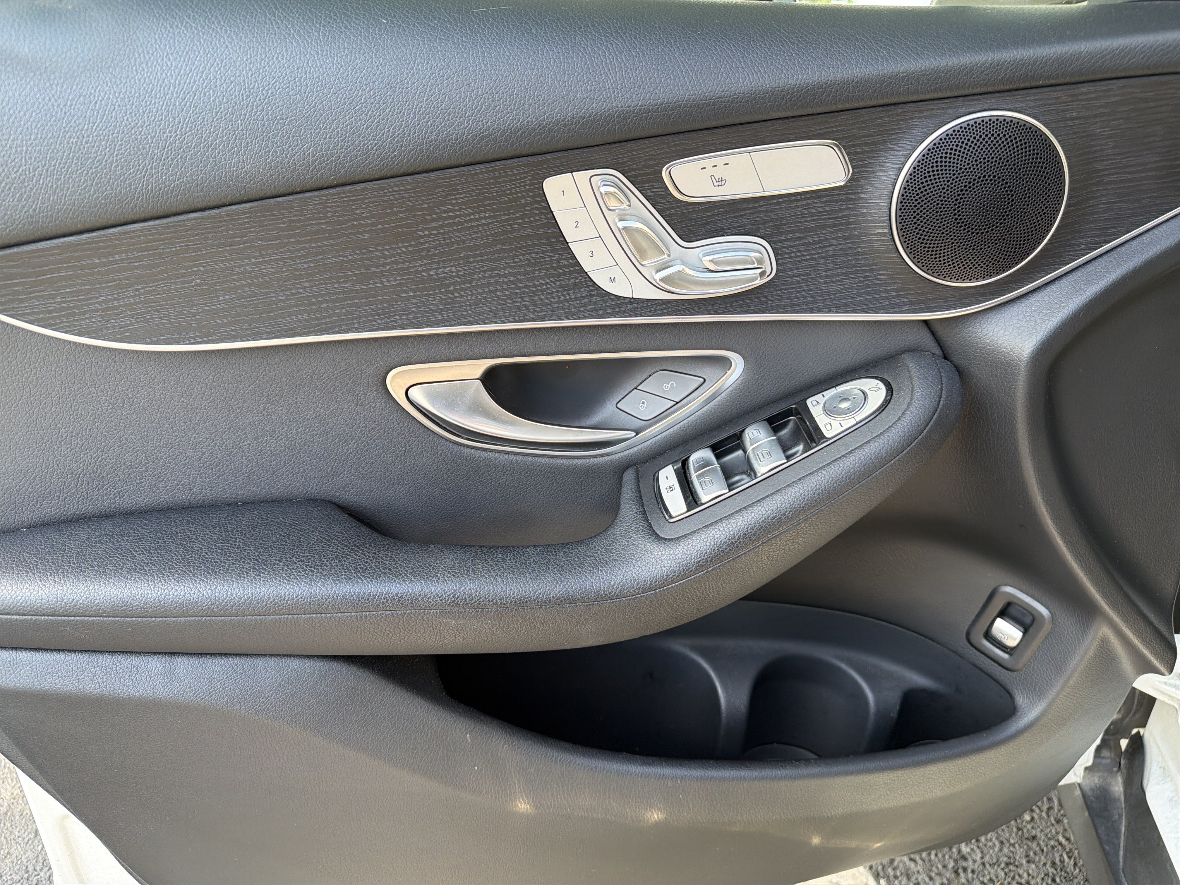 Used 2021 Mercedes-Benz GLC 300 image 13