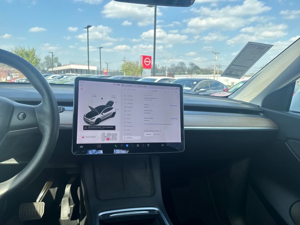 Used 2021 Tesla Model Y Long Range image 14