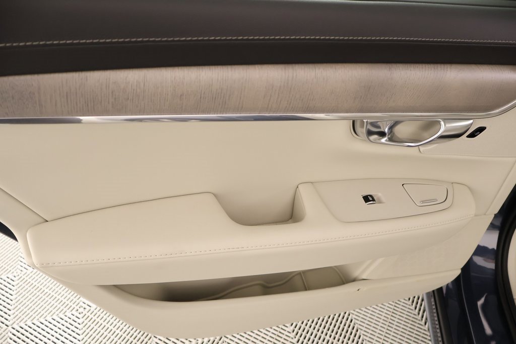 Used 2024 Volvo S90 T8 Ultimate w/ Lounge Package image 17
