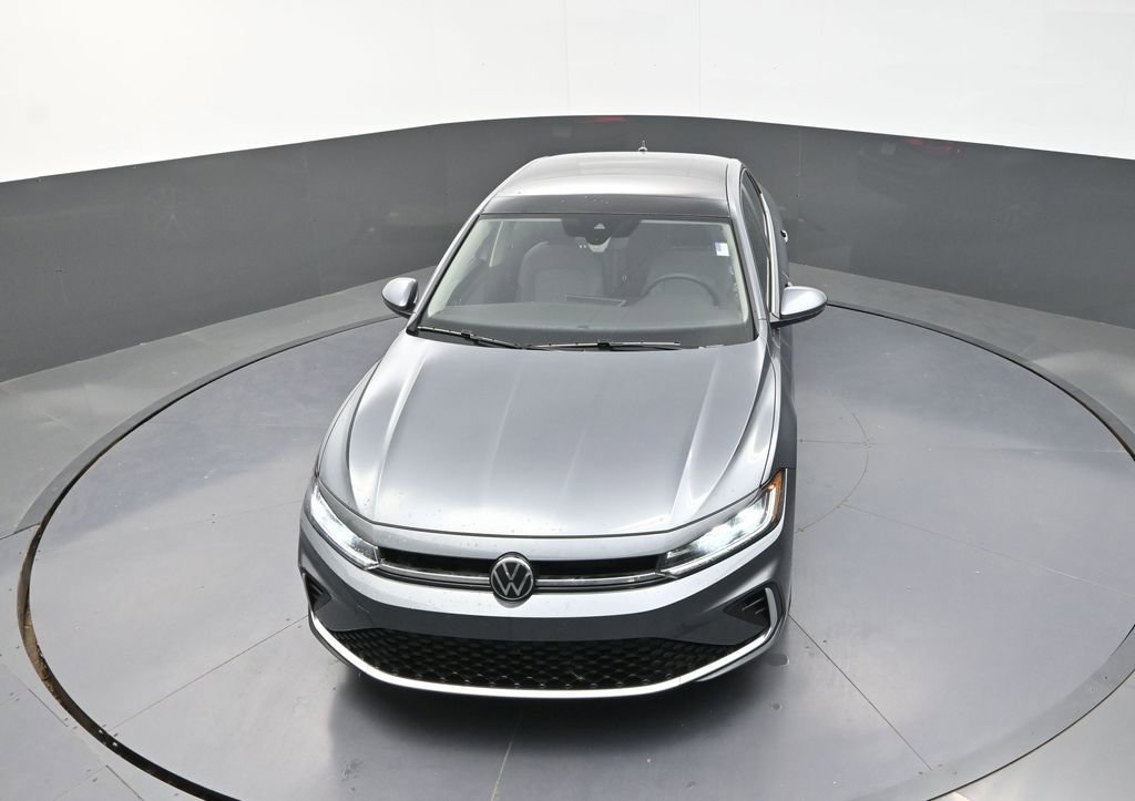 Used 2025 Volkswagen Jetta SE image 15