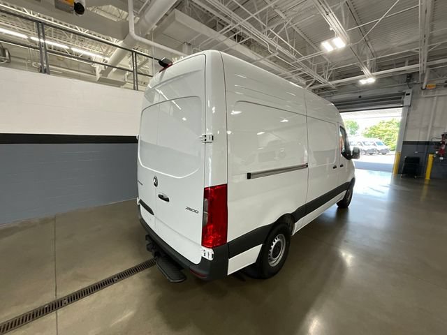 Used 2025 Mercedes-Benz Sprinter 2500 image 6