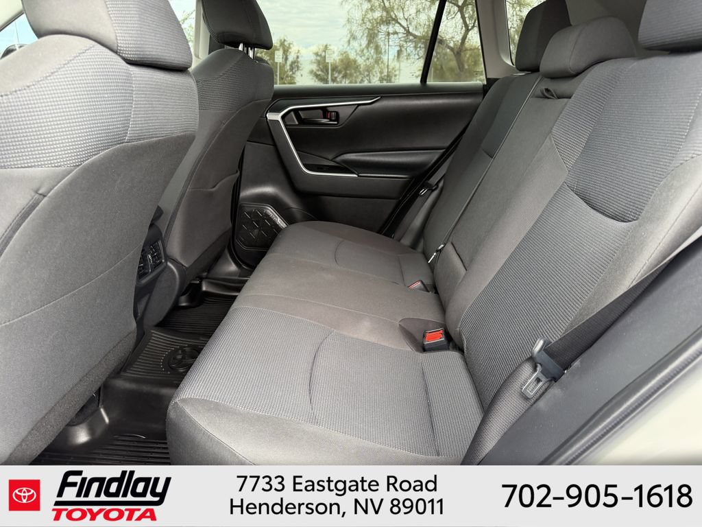 Used 2022 Toyota RAV4 LE FWD image 7
