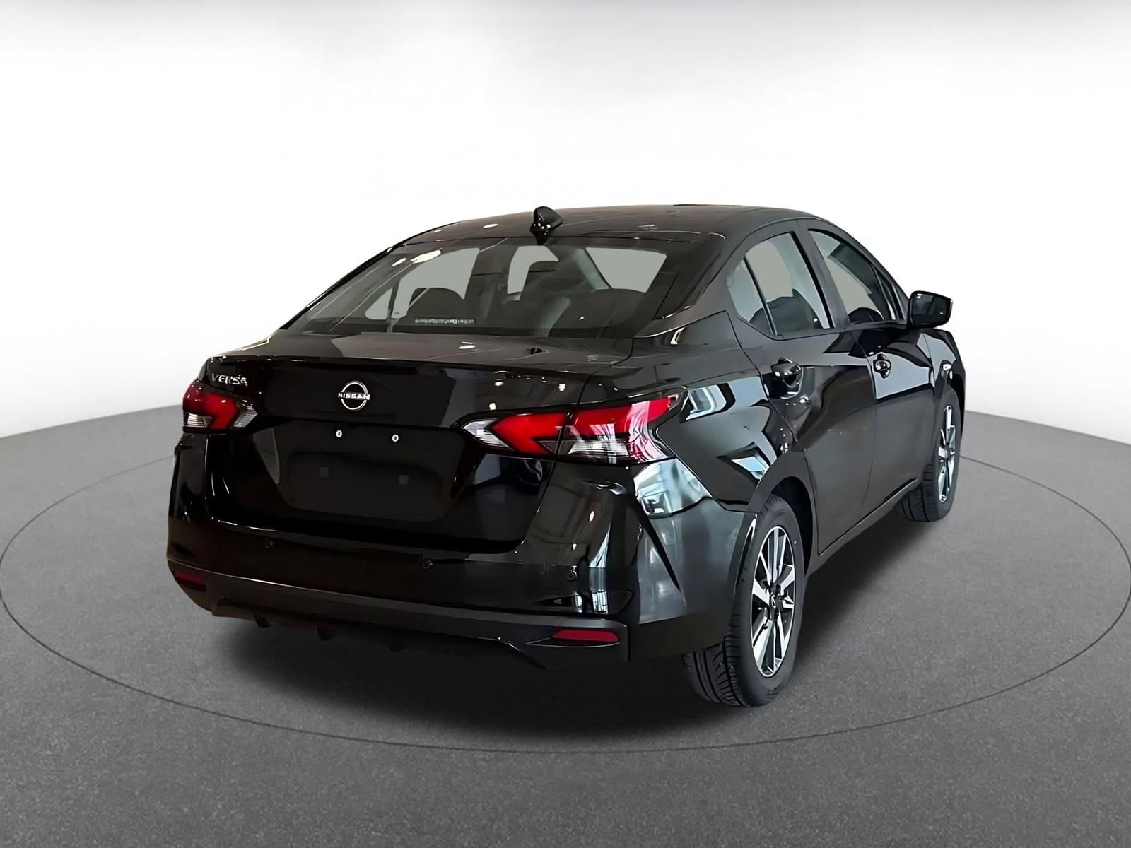 Used 2025 Nissan Versa SV image 14