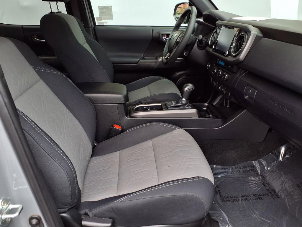 Used 2021 Toyota Tacoma TRD Sport w/ Technology Package RWD image 24