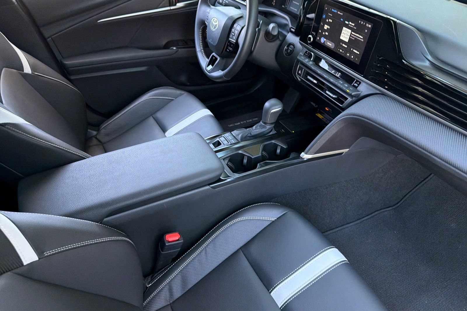 Used 2026 Toyota Camry SE w/ Convenience Package FWD image 17