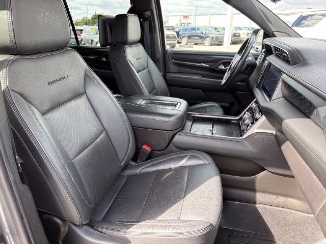 Used 2021 GMC Yukon Denali w/ Denali Ultimate Package AWD/4WD image 25
