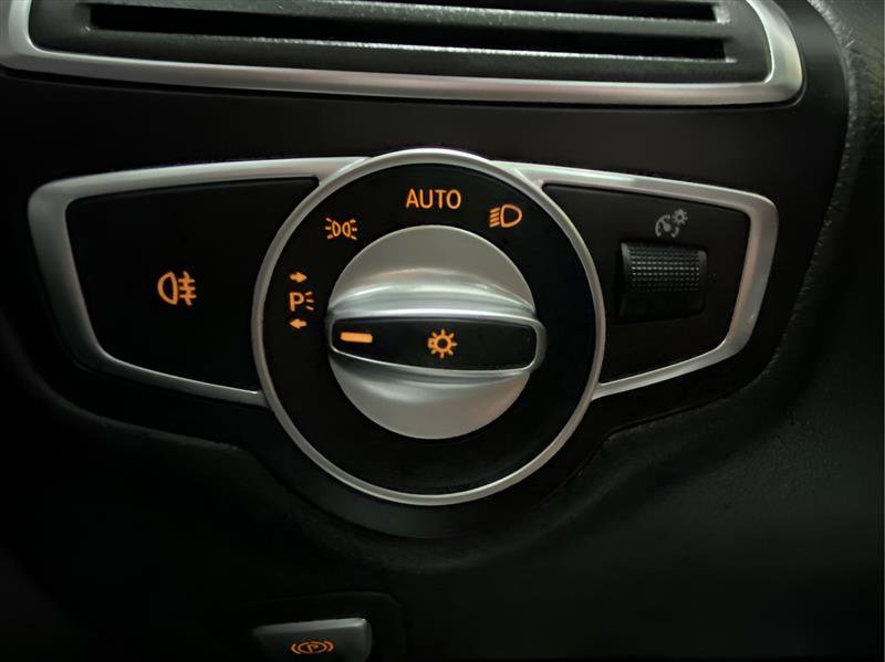 Used 2019 Mercedes-Benz C 300 Sedan image 21