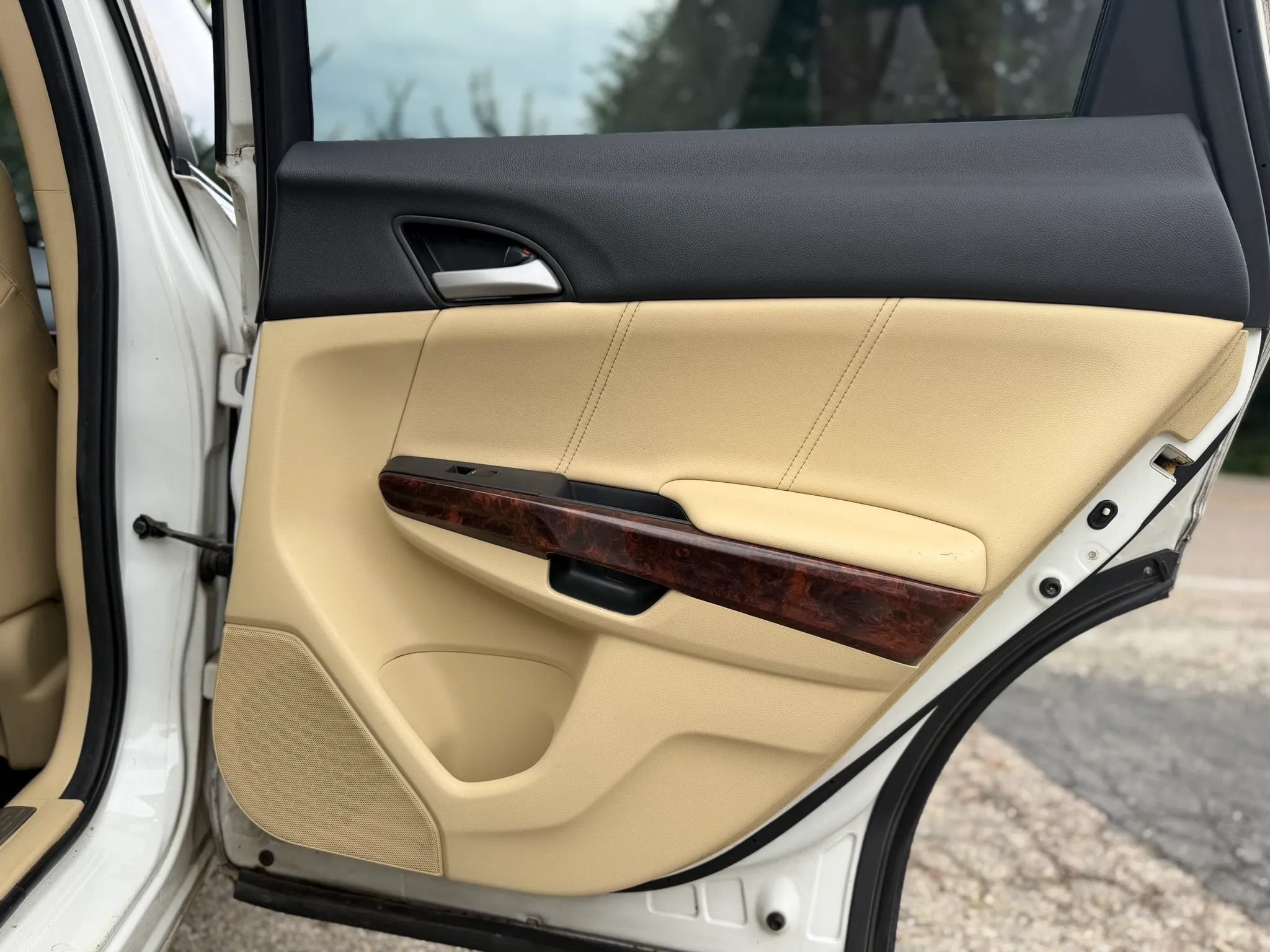 Used 2010 Honda Crosstour EX-L image 32