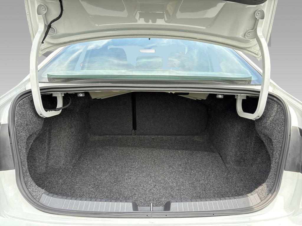 Used 2025 Volkswagen Jetta Sport FWD image 19