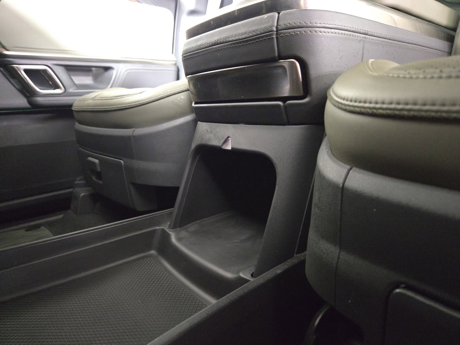 Used 2022 Rivian R1S Launch Edition image 33