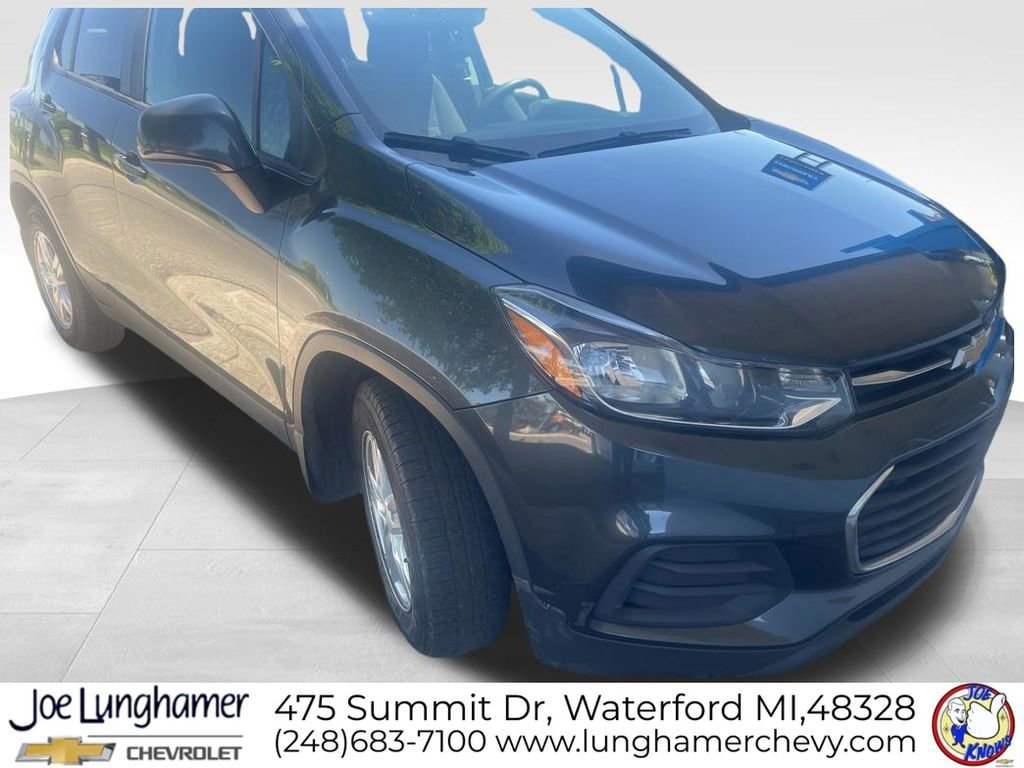 Used 2019 Chevrolet Trax LS w/ Tint and Cruise Package FWD image 3