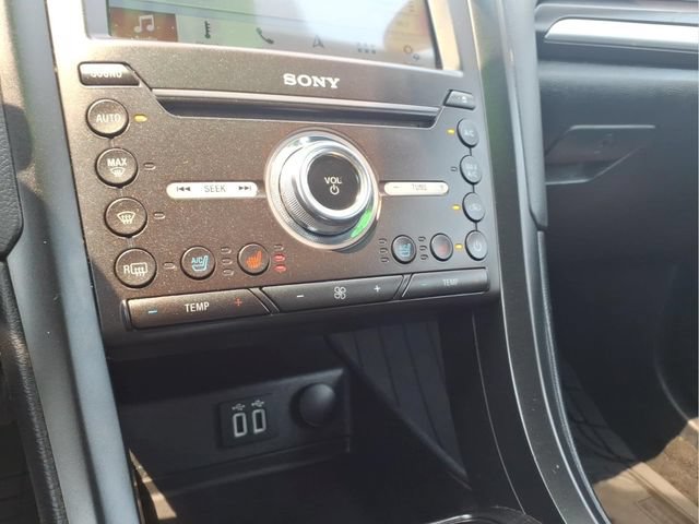Used 2019 Ford Fusion Energi Titanium FWD image 19