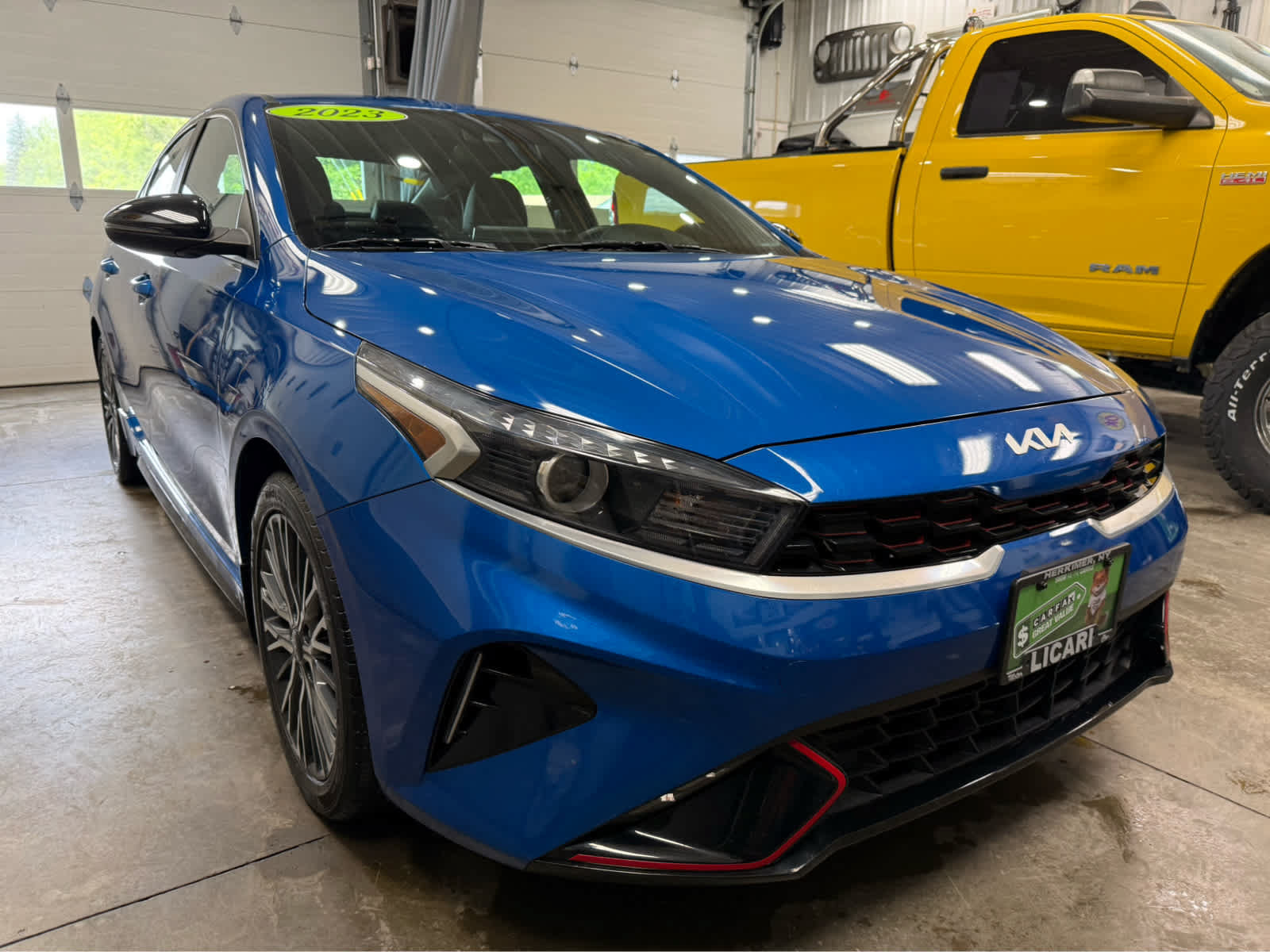 Used 2023 Kia Forte GT-Line FWD image 3