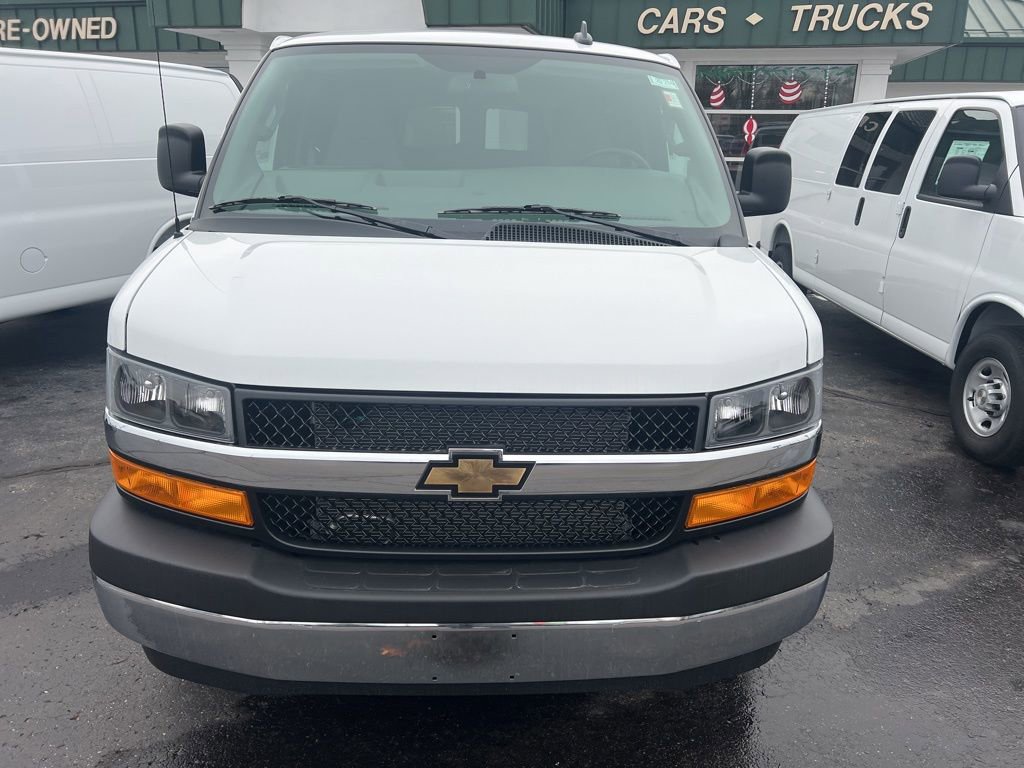 New 2025 Chevrolet Express 3500 LT w/ LT Preferred Equipment Group image 3