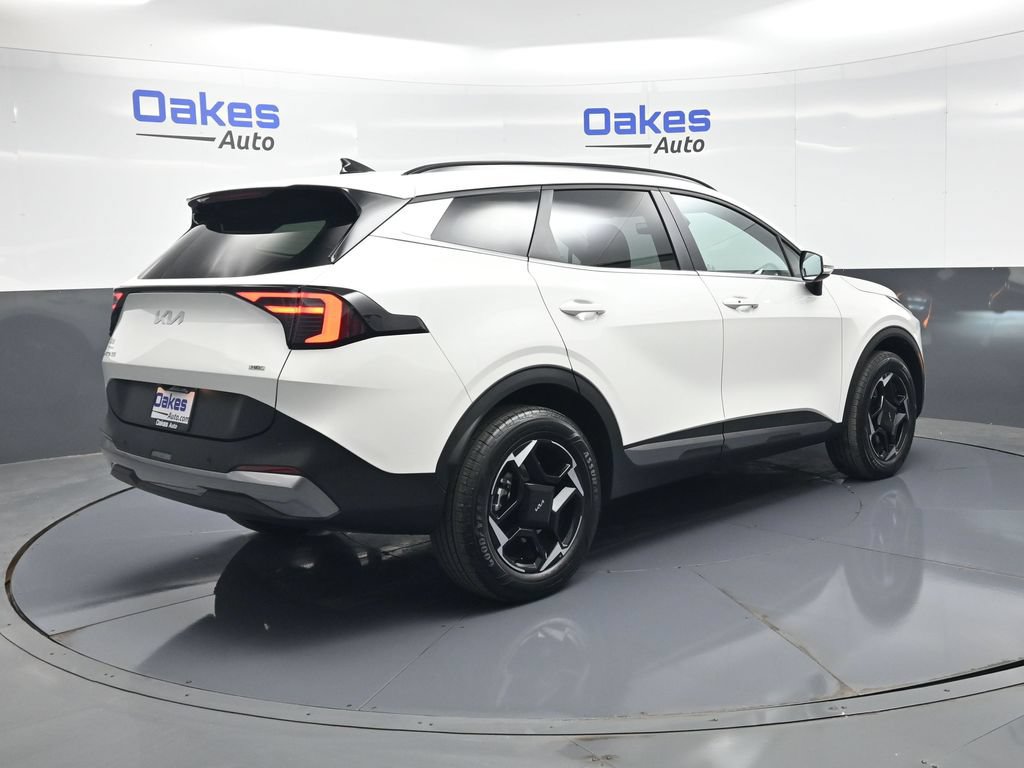 Certified 2026 Kia Sportage EX w/ EX Panoramic Sunroof Package AWD/4WD image 7