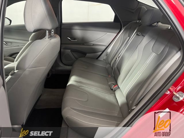 Used 2022 Hyundai Elantra SEL w/ Convenience + Premium Package FWD image 12