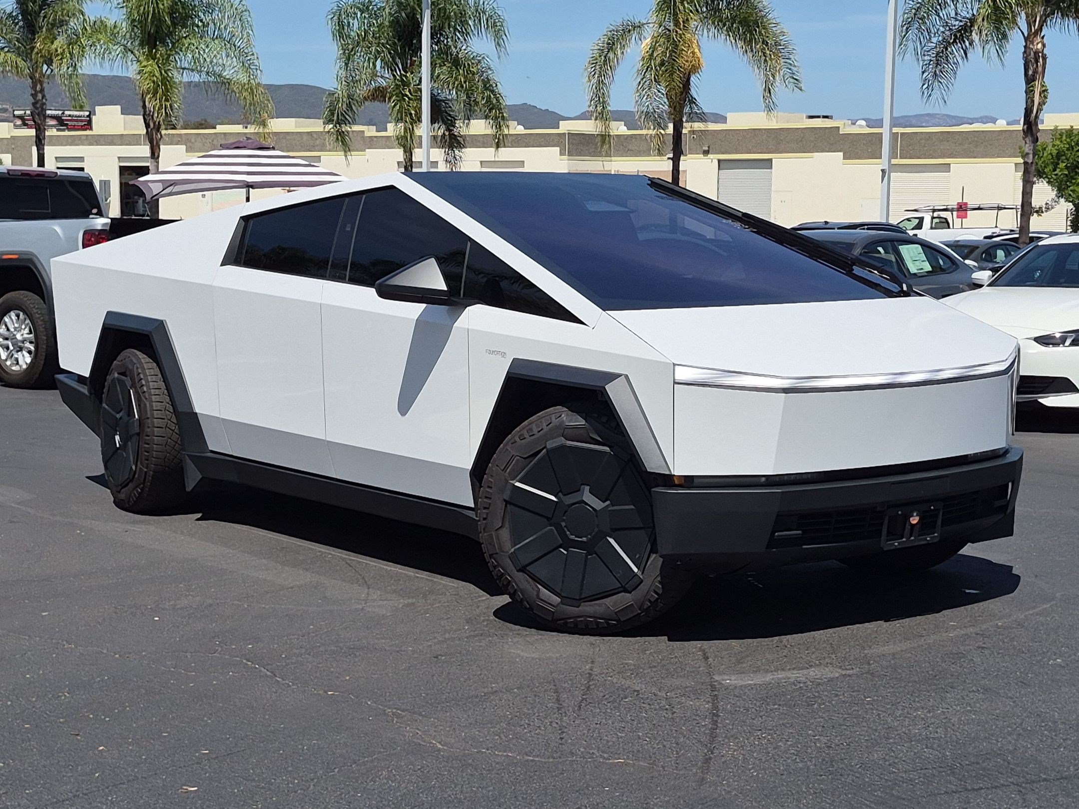 Used 2024 Tesla Cybertruck Cyberbeast AWD/4WD image 2